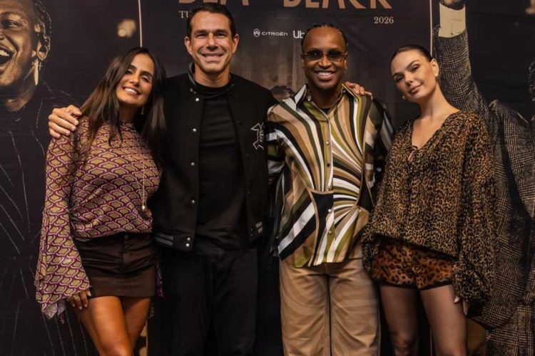 Carol Peixinho, Marcus Buaiz, Thiaguinho e Isis Valverde no show Bem Black