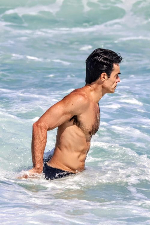 Erom Cordeiro na praia