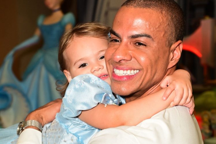Thiago Oliveira e Ella