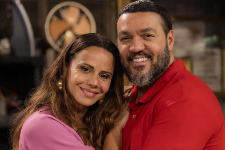 Consuelo (Viviane Araújo) e Misael (Belo)