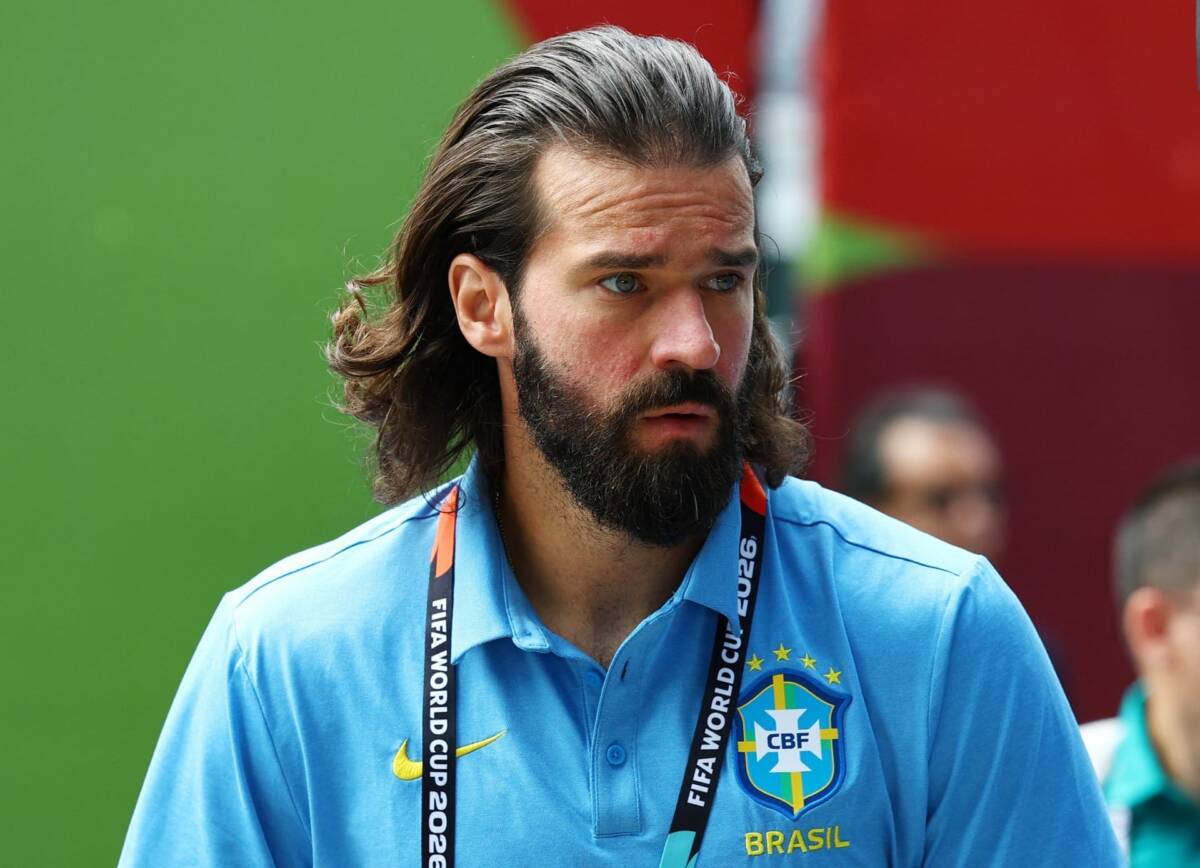 Alisson chega para jogo entre Escócia x Brasil