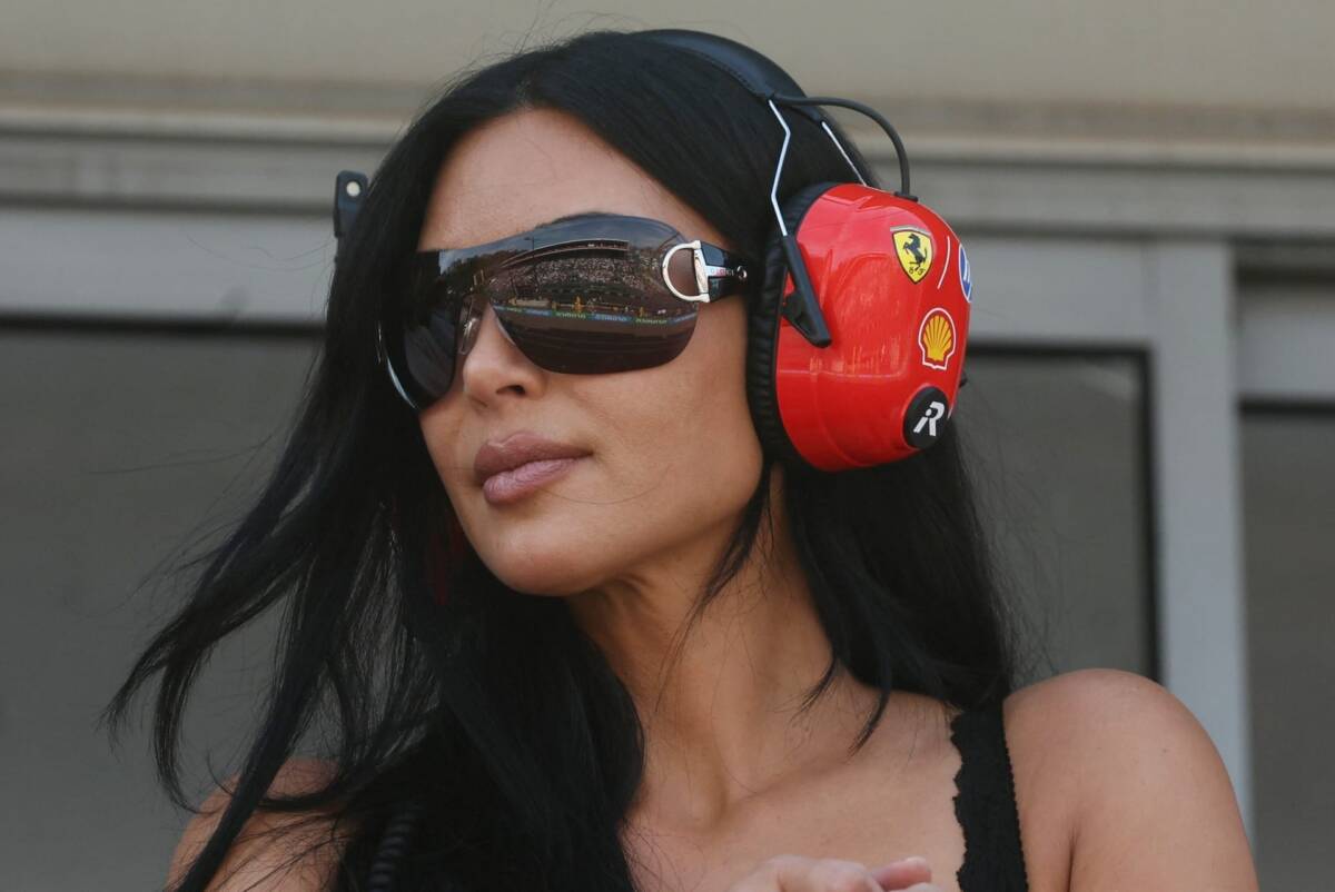 Kim Kardashian, namorada de Lewis Hamilton, surge no GP de Mônaco