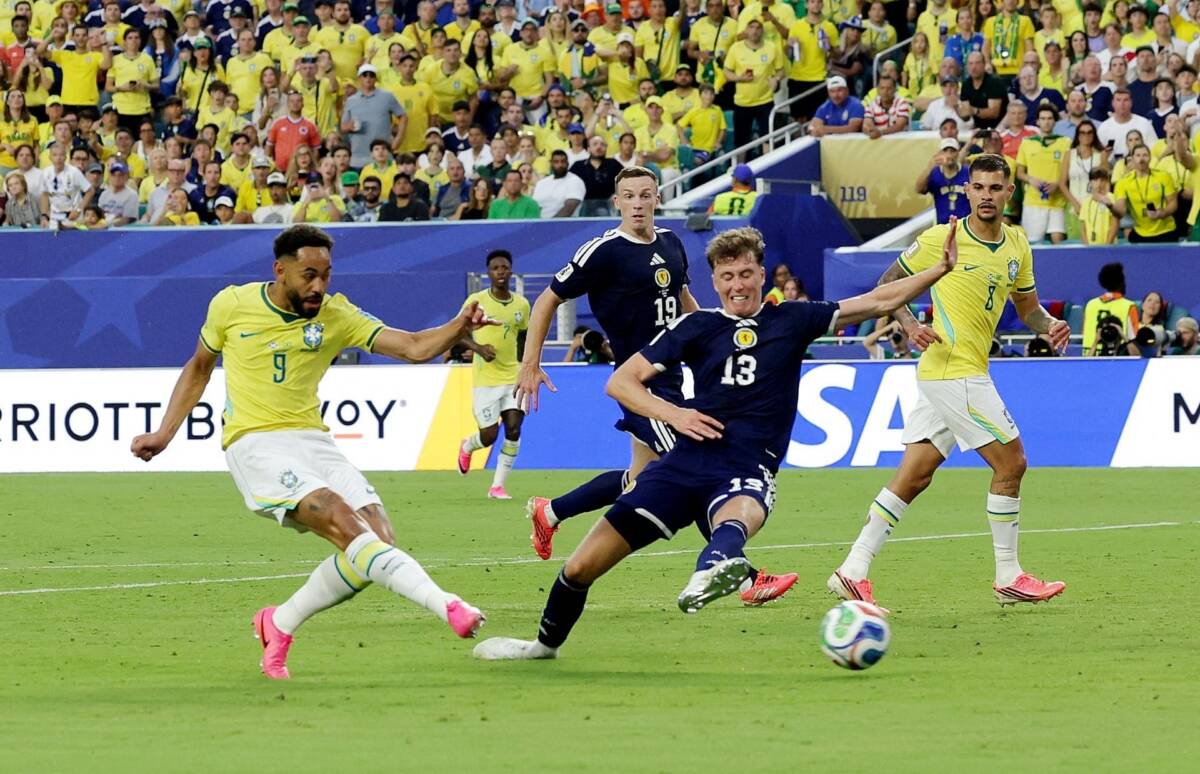 Terceiro gol do Brasil, marcado por Matheus Cunha