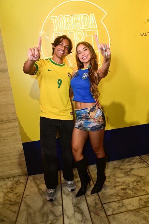 Vanessa Lopes e o namorado