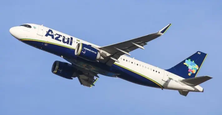 avião da azul