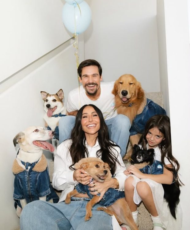 Sabrina Sato com a família