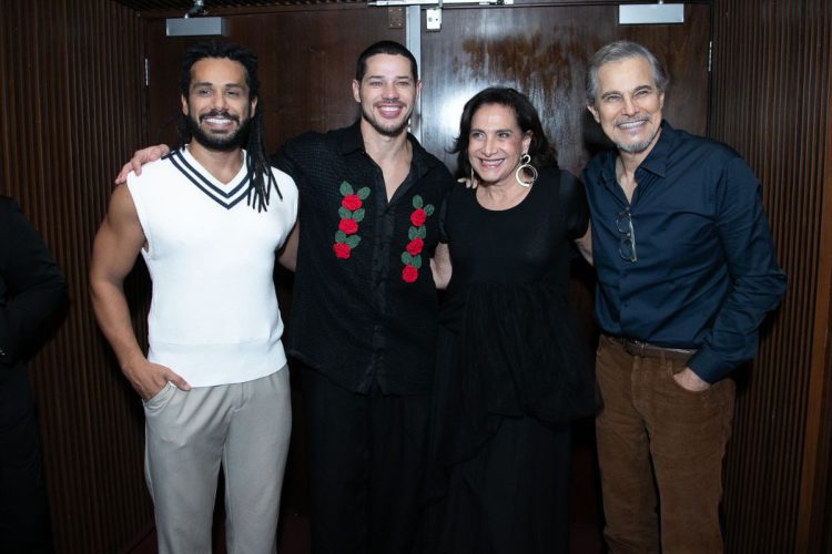 Elenco e convidados na pré-estreia de 'Ópera do Malandro'