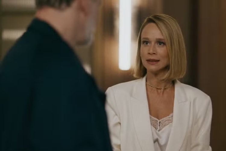 Dora (Mariana Ximenes) e Ademir (Dan Stulbach) têm conversa definitiva sobre fim do casamento em "Quem Ama Cuida"