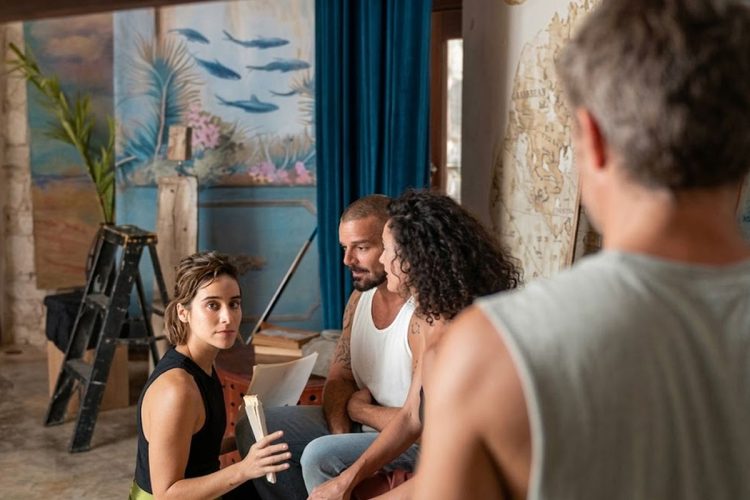Imagens do filme Hombre al Agua / Ricky Martin, Débora Nascimento, Gael García Bernal