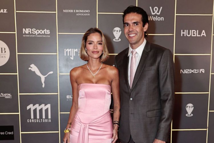Kaká e Carol Dias
