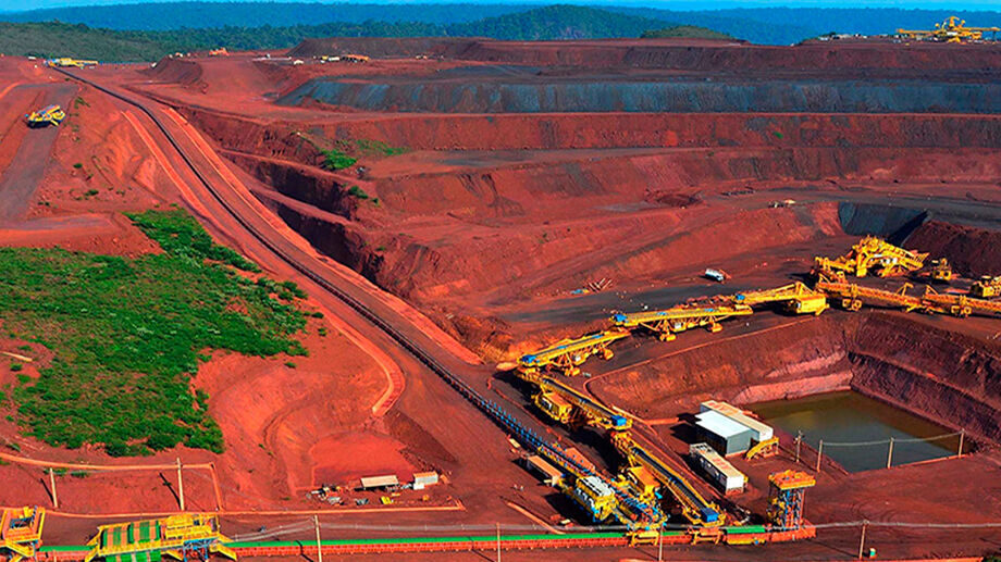 Imagem colorida mostra Minas de Ferro no Carajás, interior do Pará. Terras raras
