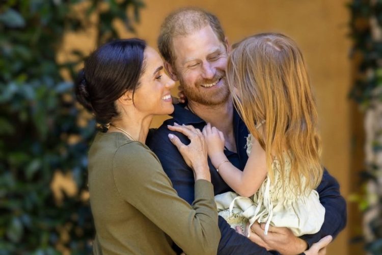 Príncipe Harry e Meghan Markle com a filha