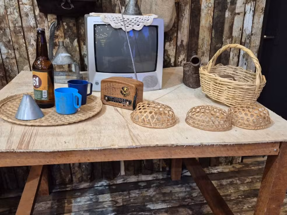 Casa de Chico Mendes ganha réplica inédita e é exposta na Expoacre pela 1ª vez: ‘Valorizar a história’