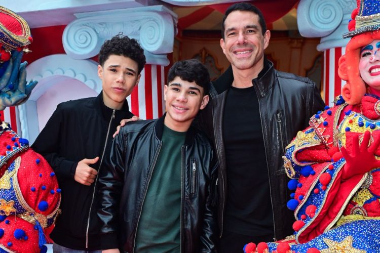 Marcus Buaiz e os filhos no festão de 1 ano de Bento, filho de Carol Peixinho e Thiaguinho