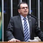 Deputado Reimont (PT-RJ) fala no Plenário da Câmara dos Deputados