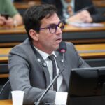 Deputado Luiz Lima (Novo-RJ) fala em comissão da Câmara dos Deputados