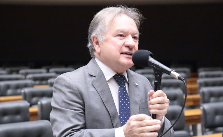 Discussão e votação de propostas legislativas. Dep. Merlong Solano (PT - PI)