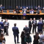 Discussão e votação de propostas legislativas.