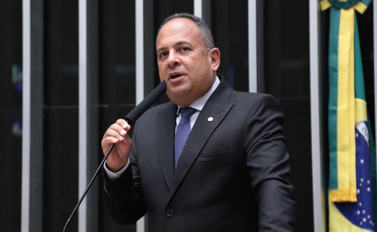Discussão e votação de propostas Legislativas. Dep. Jorge Araújo (PP - BA)