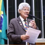 Deputado Chico Alencar (Psol-RJ) fala no Plenário da Câmara dos Deputados